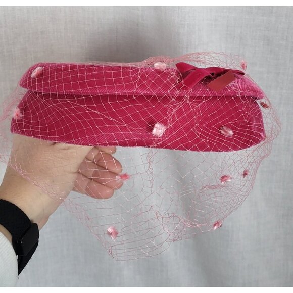 Vintage 50’s Bright Pink Velvet Pillbox Hat Veil Netting Women’s 950 - Picture 2 of 9